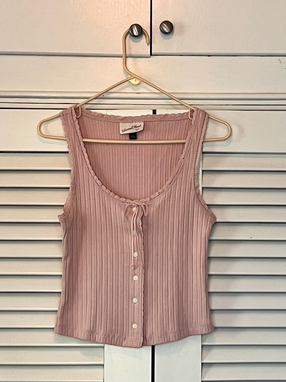 Universal Threads Scoop Neck Ribbed Tank in Dusty Rose